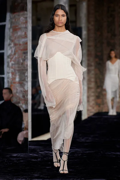 Look 31
